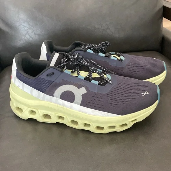 On Cloudmonster Running Shoe - Picture 2 of 6